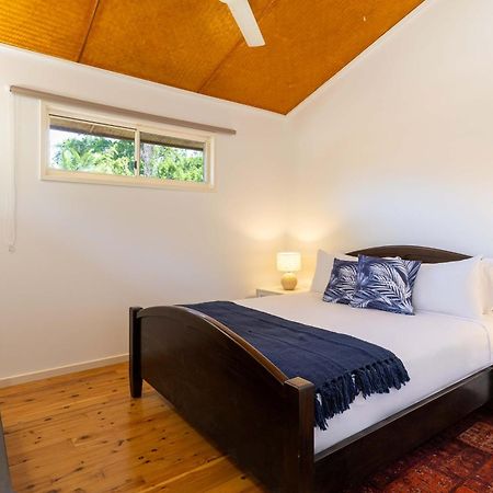 Surya Beachfront Villa Port Douglas Kültér fotó