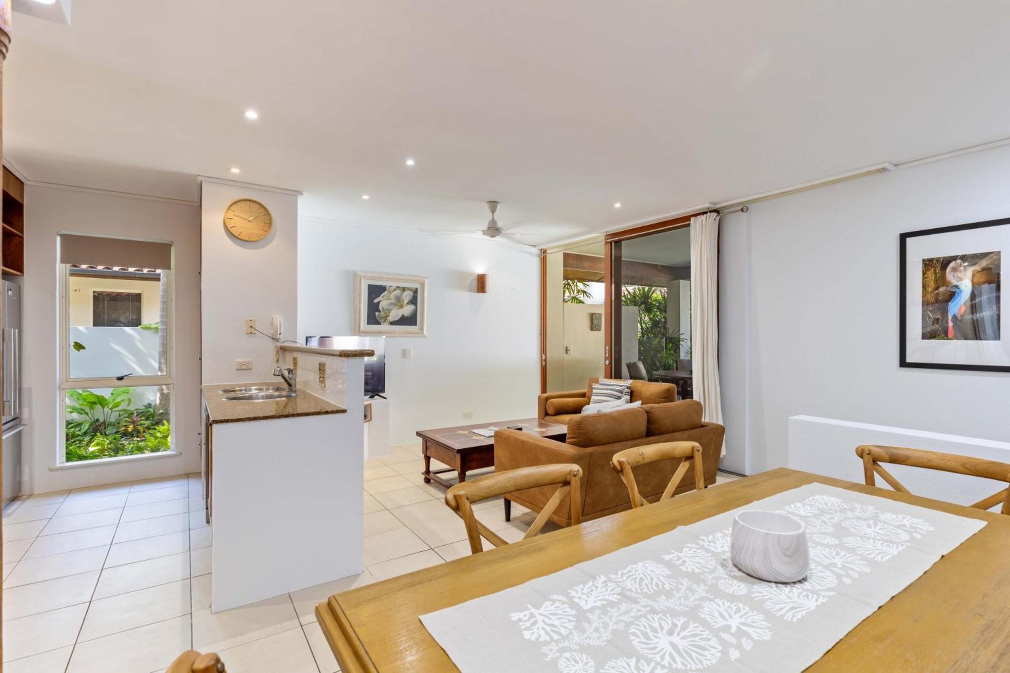 Surya Beachfront Villa Port Douglas Kültér fotó