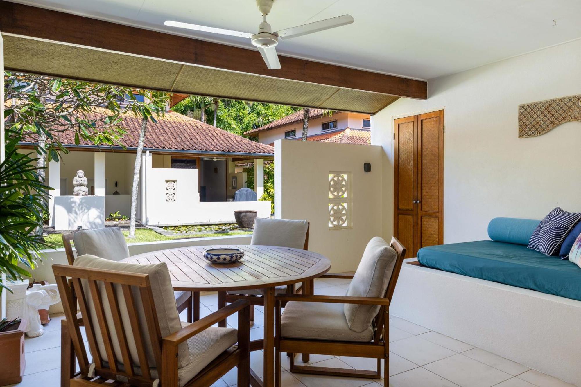 Surya Beachfront Villa Port Douglas Kültér fotó