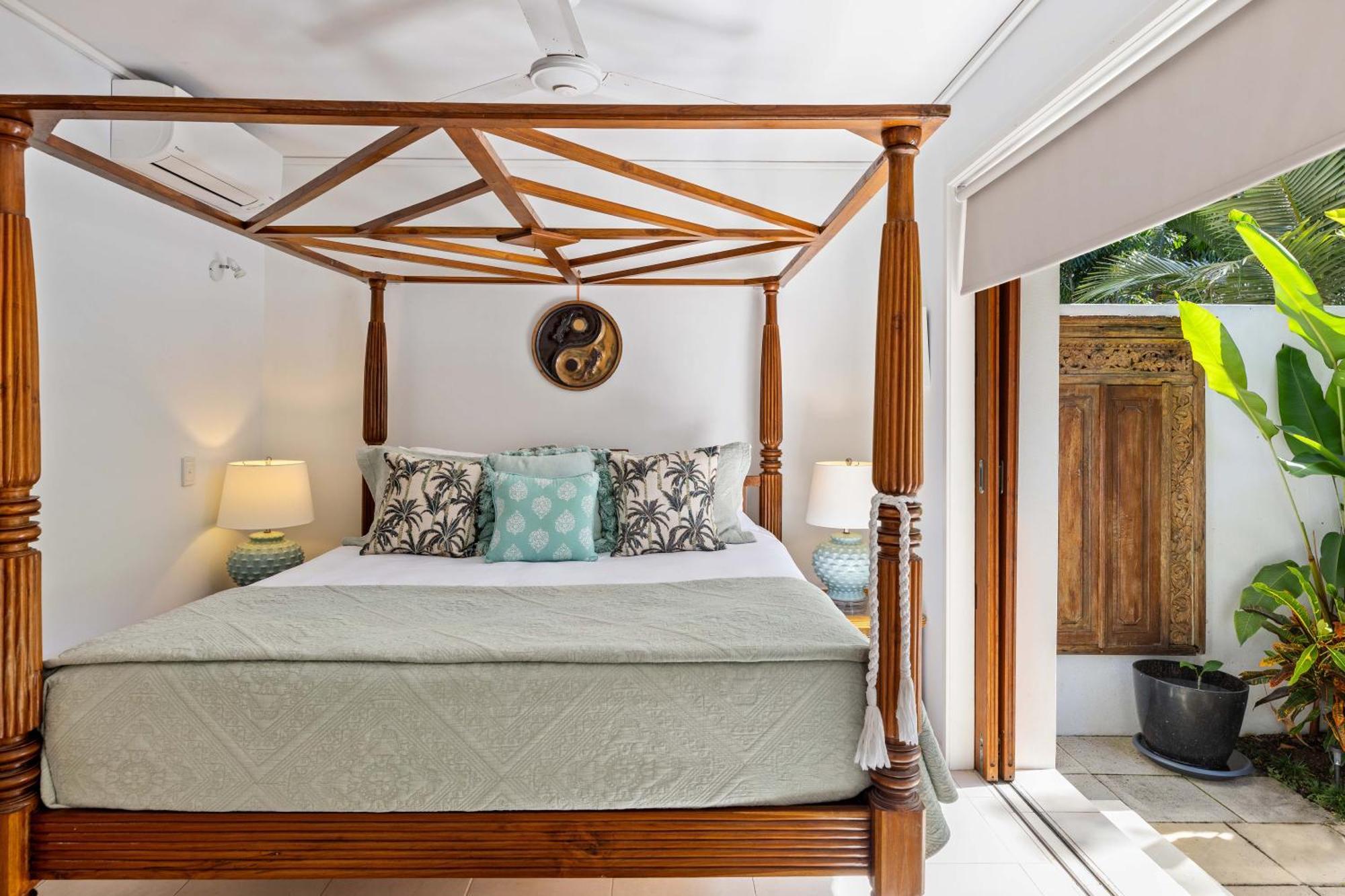 Surya Beachfront Villa Port Douglas Kültér fotó